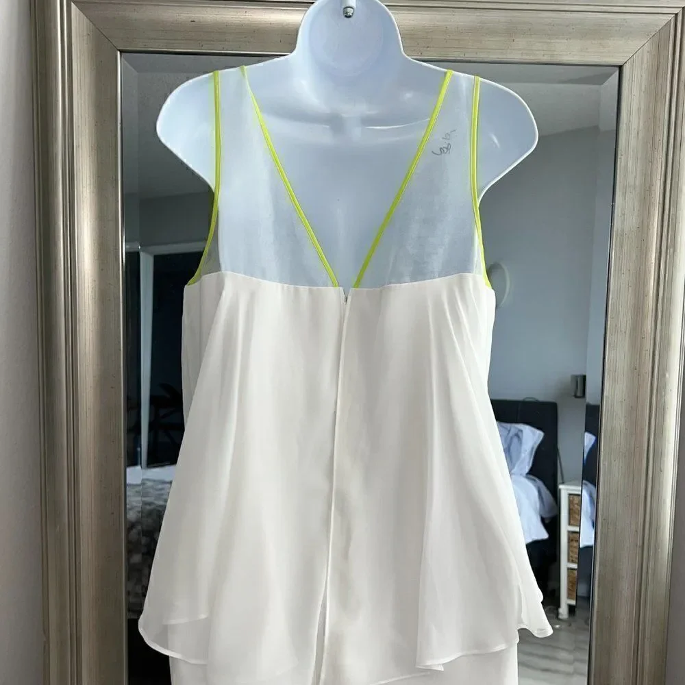 VINCE CAMUTO Sleeveless White Dress Extra Layer Chiffon Neckline Size 6